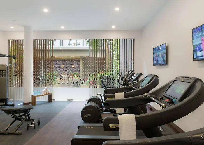 The Fives Downtown & Residences, Curio Collection By Hilton Hotel Playa del Carmen