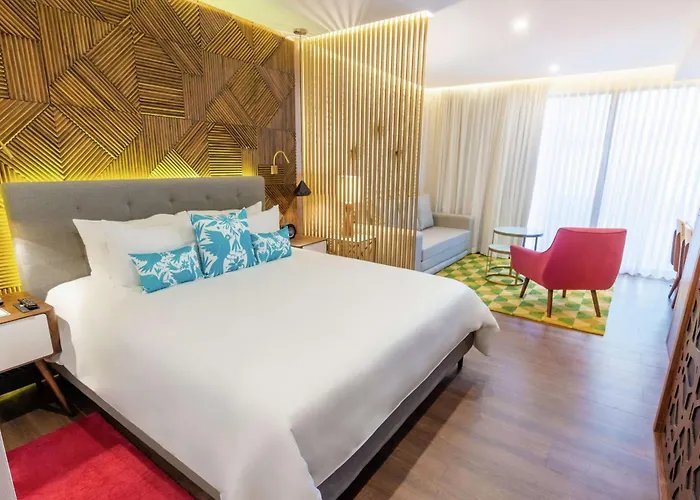 The Fives Downtown & Residences, Curio Collection By Hilton 4*