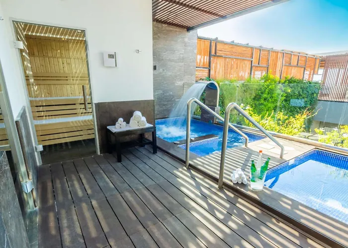 The Fives Downtown & Residences, Curio Collection By Hilton Hotel 4*