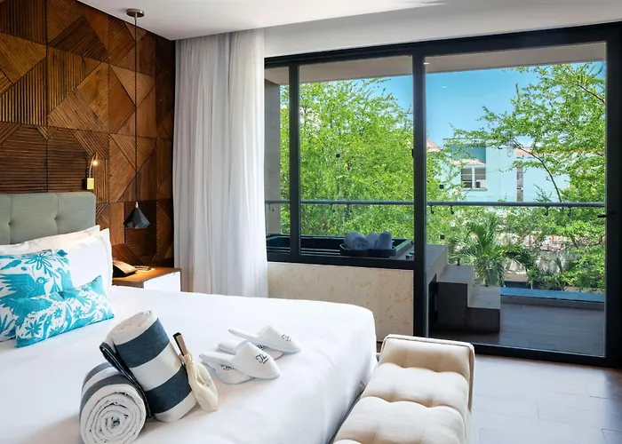 The Fives Downtown & Residences, Curio Collection By Hilton Hotel