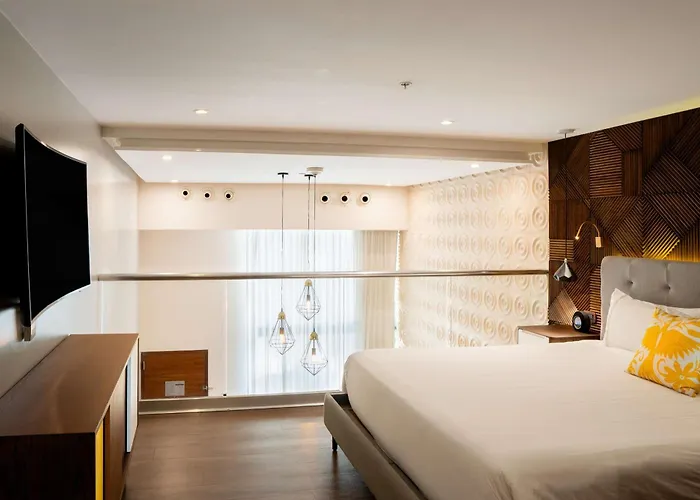 The Fives Downtown & Residences, Curio Collection By Hilton Hotel 4*