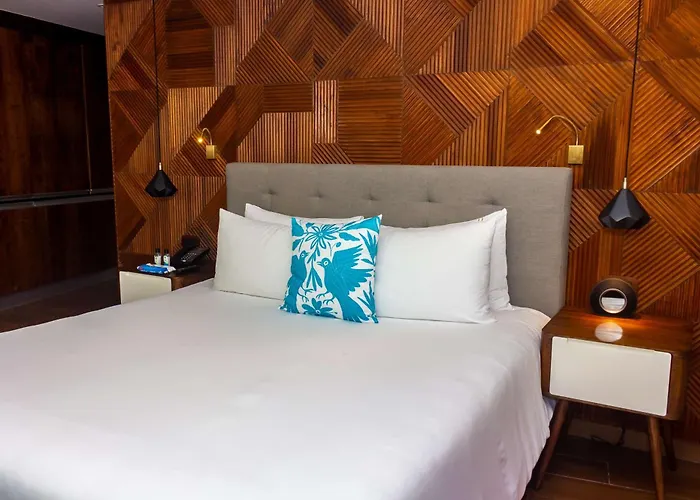 Hotel The Fives Downtown & Residences, Curio Collection By Hilton