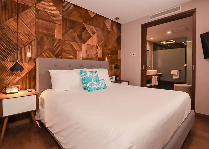 The Fives Downtown & Residences, Curio Collection By Hilton