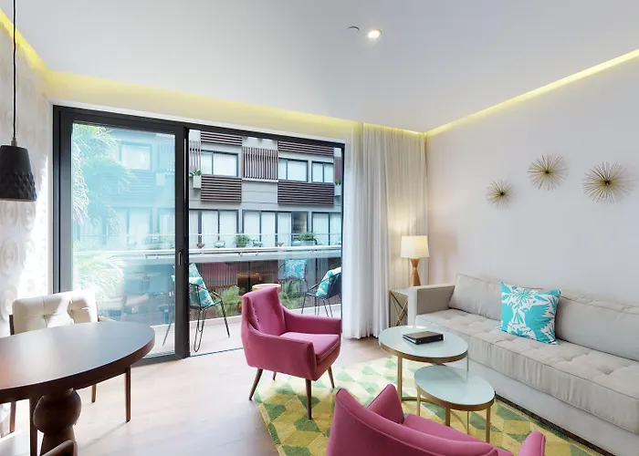 Hotel The Fives Downtown & Residences, Curio Collection By Hilton