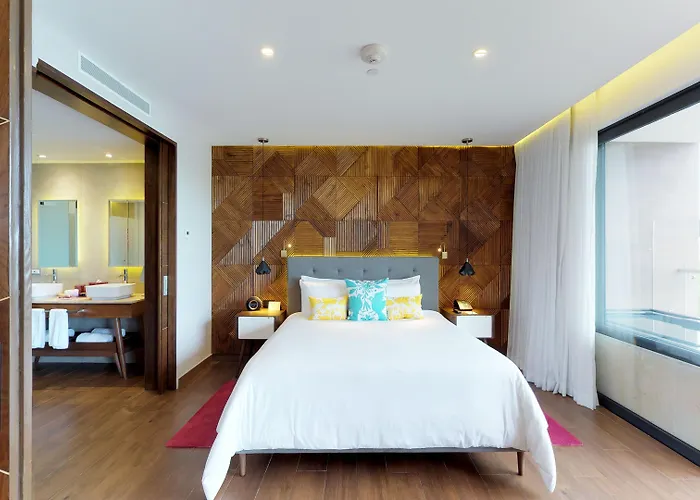 The Fives Downtown & Residences, Curio Collection By Hilton Hotel