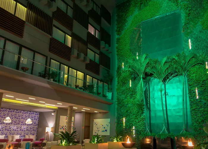 Hotel The Fives Downtown & Residences, Curio Collection By Hilton