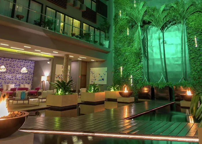 Hotel The Fives Downtown & Residences, Curio Collection By Hilton