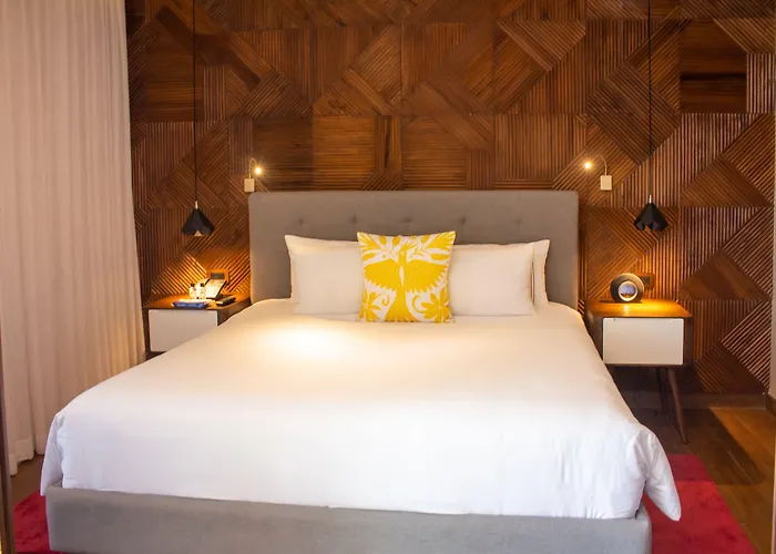 The Fives Downtown & Residences, Curio Collection By Hilton Hotel 4*