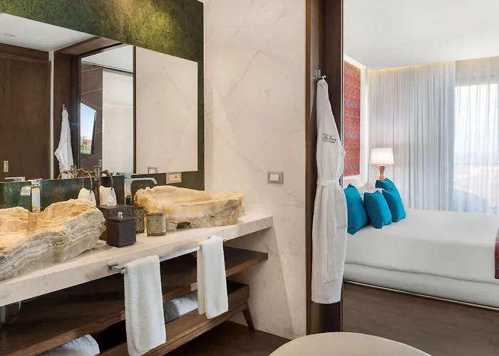 The Fives Downtown & Residences, Curio Collection By Hilton Hotel Playa del Carmen