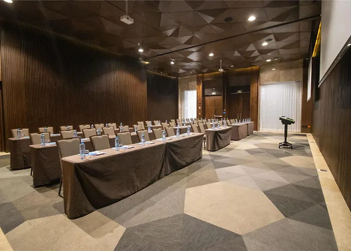The Fives Downtown & Residences, Curio Collection By Hilton