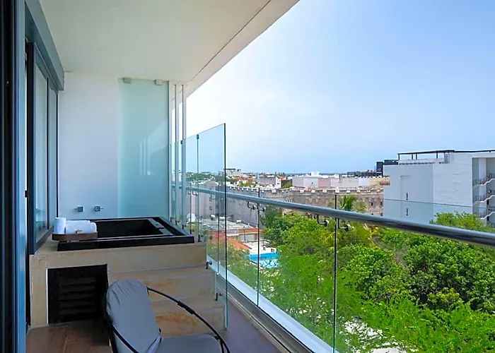Hotel The Fives Downtown & Residences, Curio Collection By Hilton