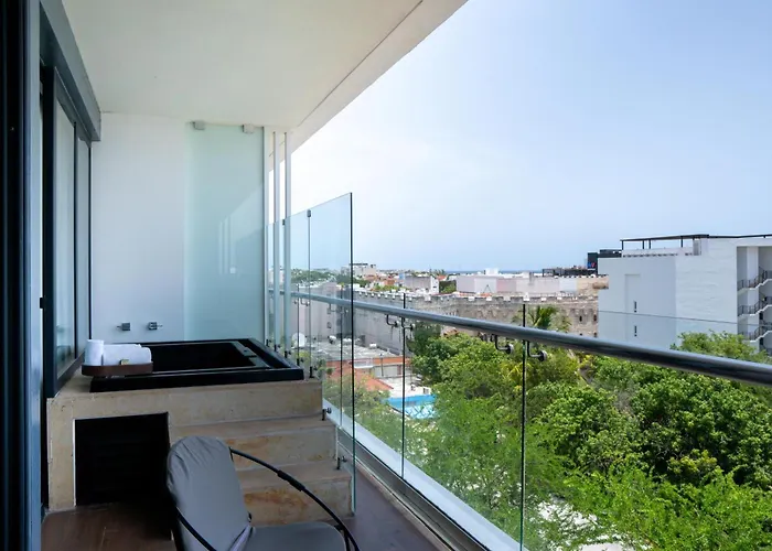 Hotel The Fives Downtown & Residences, Curio Collection By Hilton