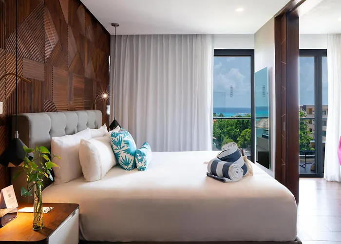 Hotel The Fives Downtown & Residences, Curio Collection By Hilton 4*