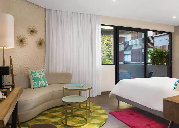 Hotel The Fives Downtown & Residences, Curio Collection By Hilton