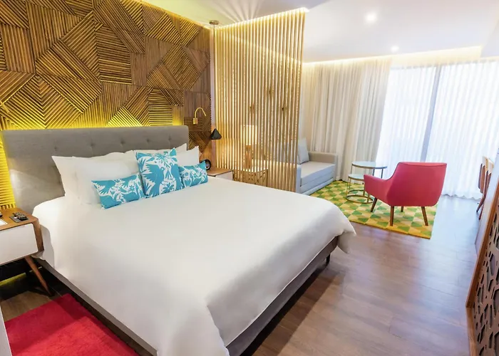 The Fives Downtown & Residences, Curio Collection By Hilton 4*